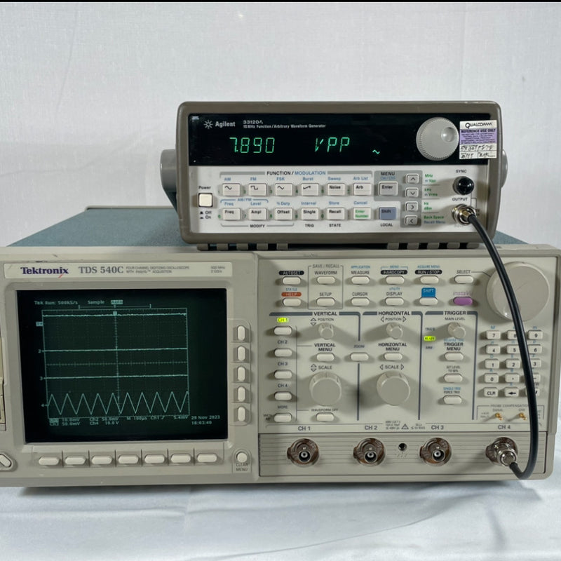 Tektronix TDS 540 C Four Channel Digitizing Oscilloscope With InstaVu Accusation