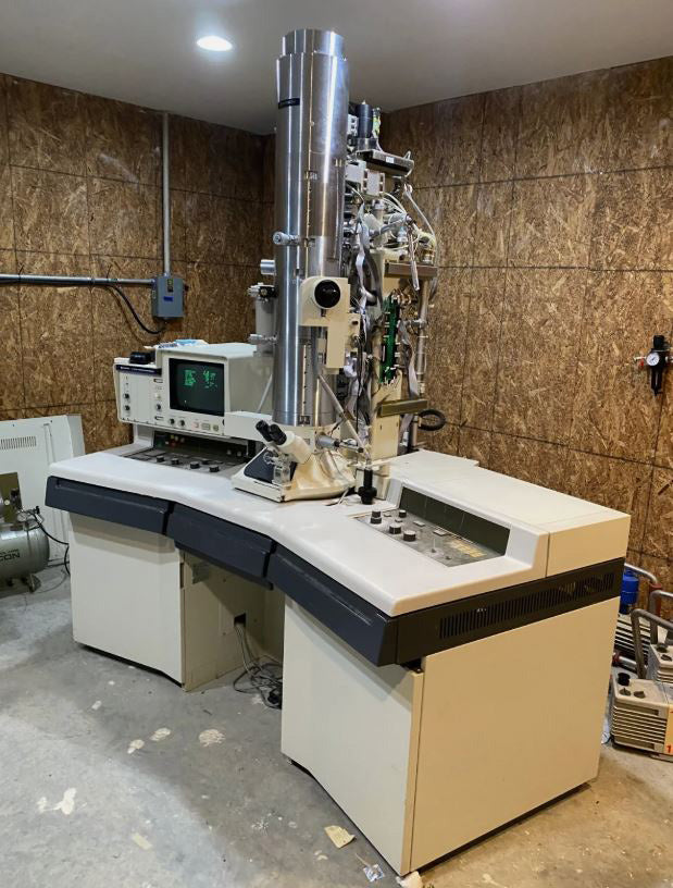 Hitachi H 7000 Transmission Electron Microscope