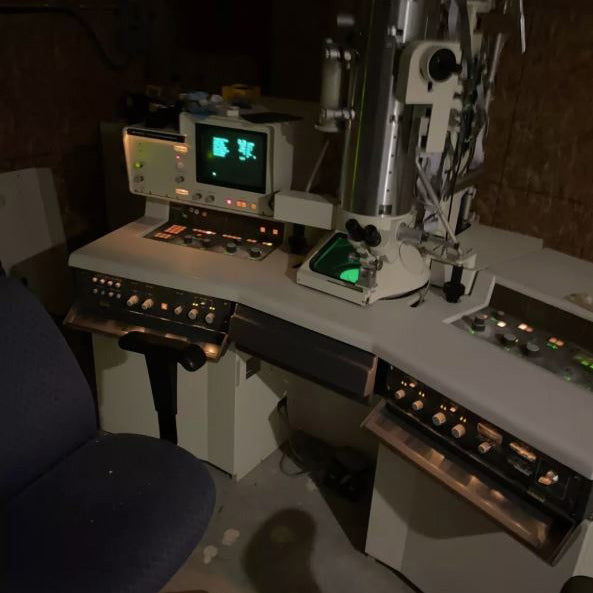 Hitachi H 7000 Transmission Electron Microscope