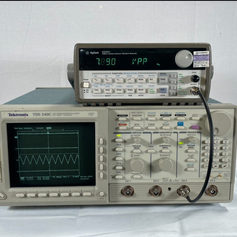 Tektronix TDS 540 C Four Channel Digitizing Oscilloscope With InstaVu Accusation