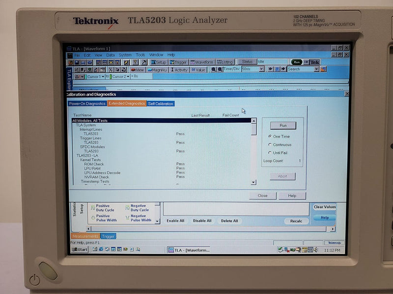 Tektronix TLA 5203 Logic Analyzer