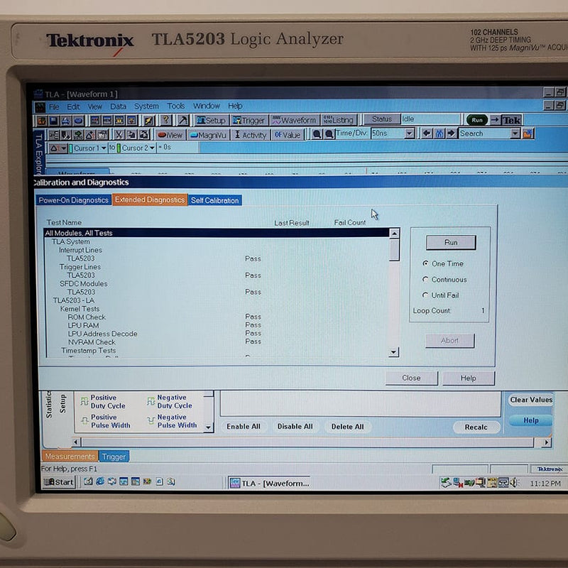 Tektronix TLA 5203 Logic Analyzer