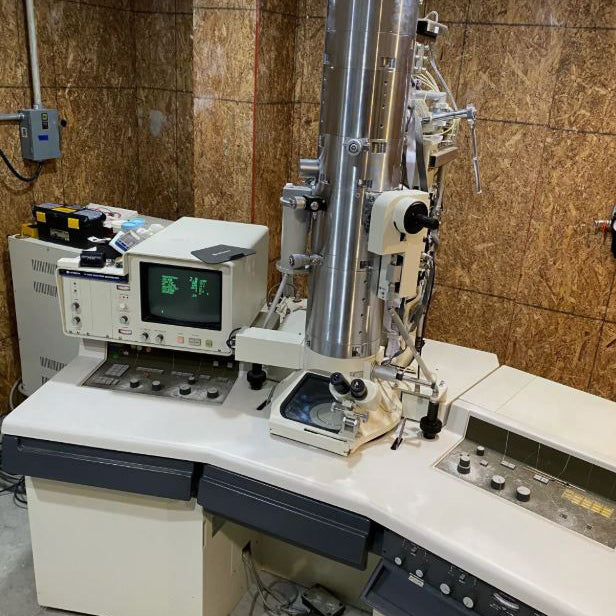 Hitachi H 7000 Transmission Electron Microscope