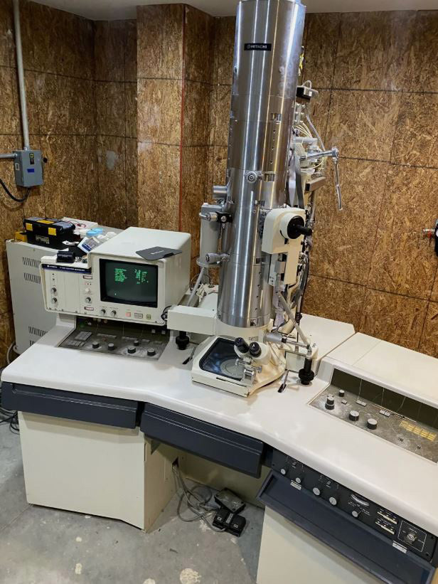 Hitachi H 7000 Transmission Electron Microscope