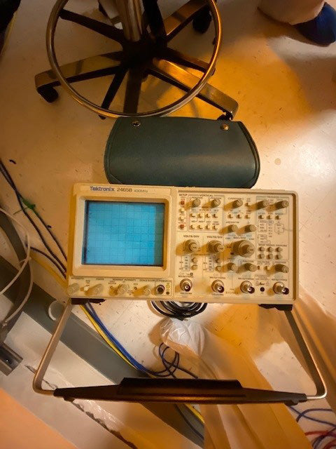 Tektronix 2465 B Oscilloscope