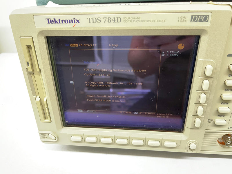 Tektronix TDS 784 D Digital Phosphor Oscilloscope