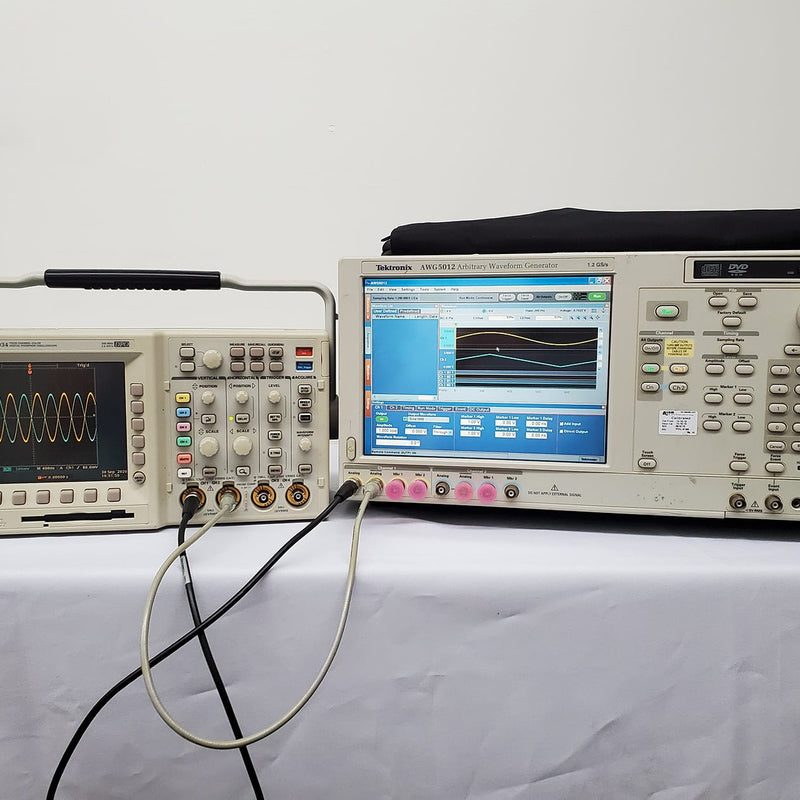 Tektronix AWG 5012 Arbitrary Waveform Generator