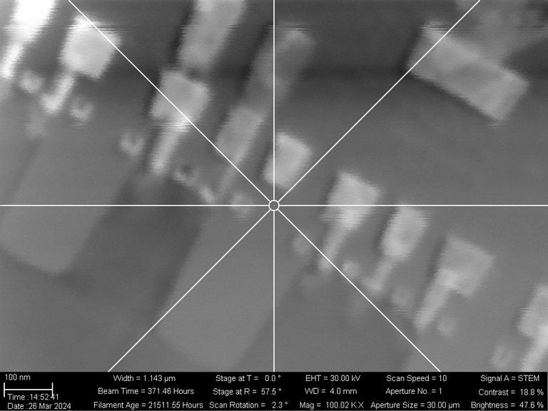 Zeiss 1540 EsB Dual Beam FIB-SEM