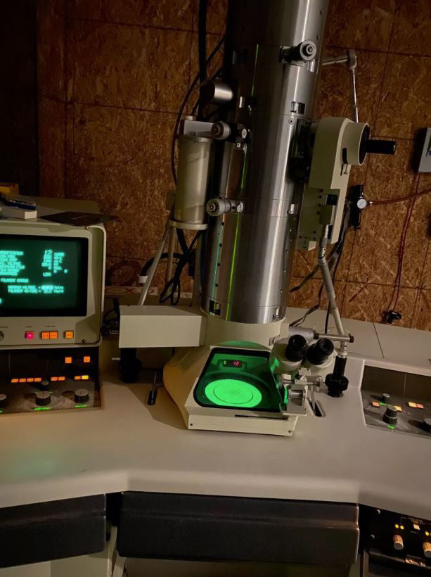 Hitachi H 7000 Transmission Electron Microscope