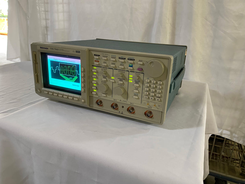 Tektronix TDS 794 D Digital Phosphor Oscilloscope