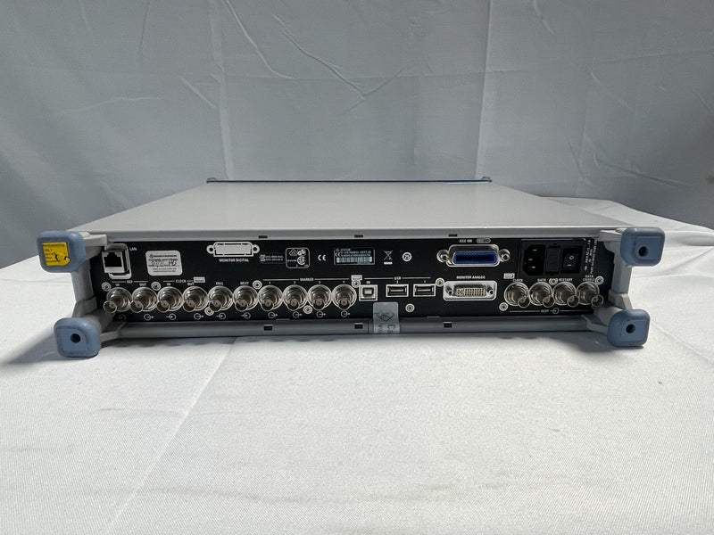 Rohde & Schwarz AFQ 100 B UWB Signal and I/Q Modulation Generator