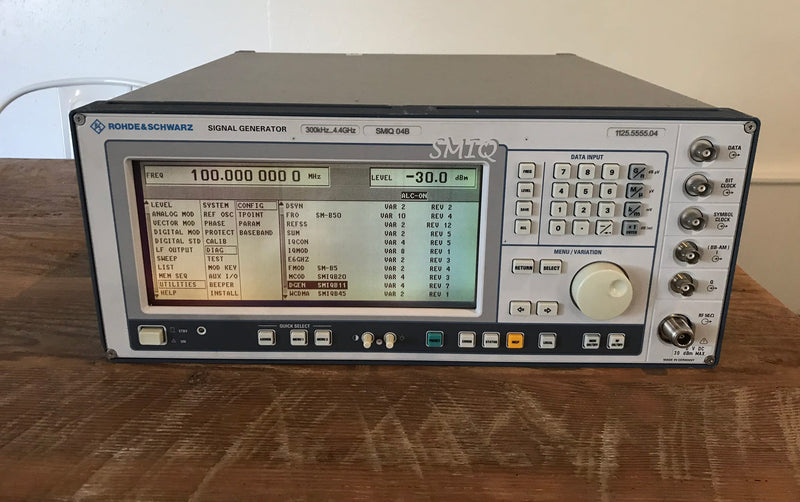 Rohde & Schwarz SMIQ 04 B Vector Signal Generator