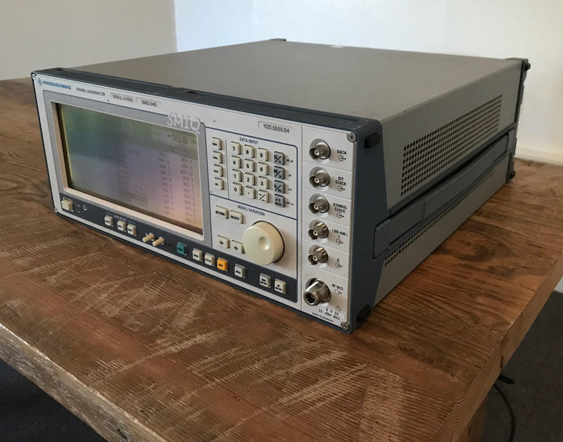 Rohde & Schwarz SMIQ 04 B Vector Signal Generator