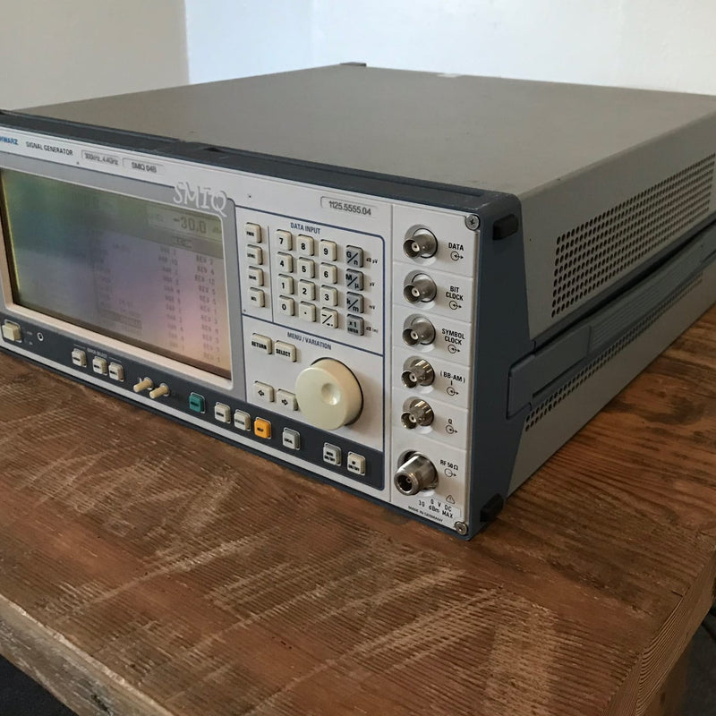 Rohde & Schwarz SMIQ 04 B Vector Signal Generator