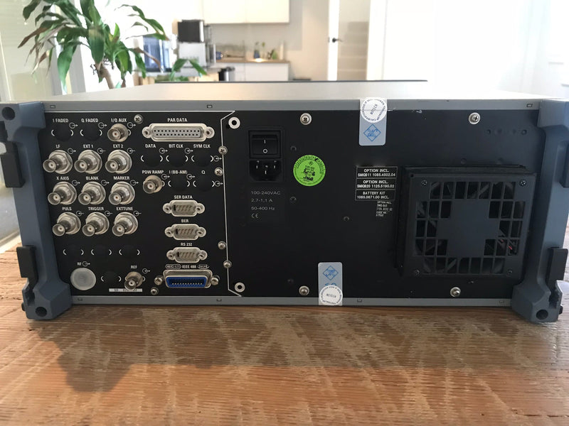 Rohde & Schwarz SMIQ 04 B Vector Signal Generator