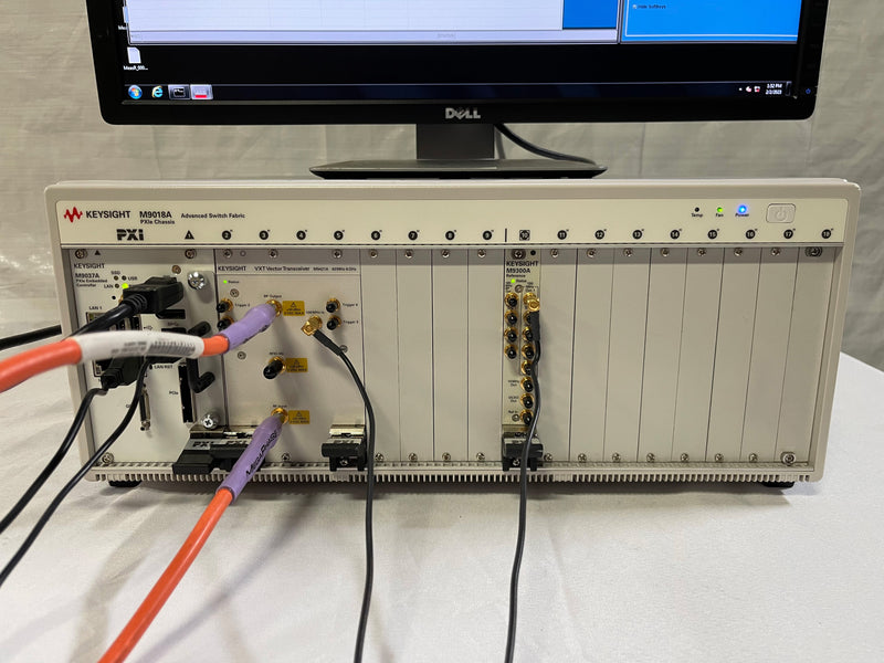 Agilent / Keysight M 9421 A VXT Vector Transceiver