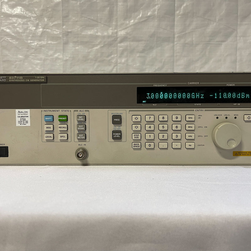 HP / Agilent 83711 B Synthesized CW Generator