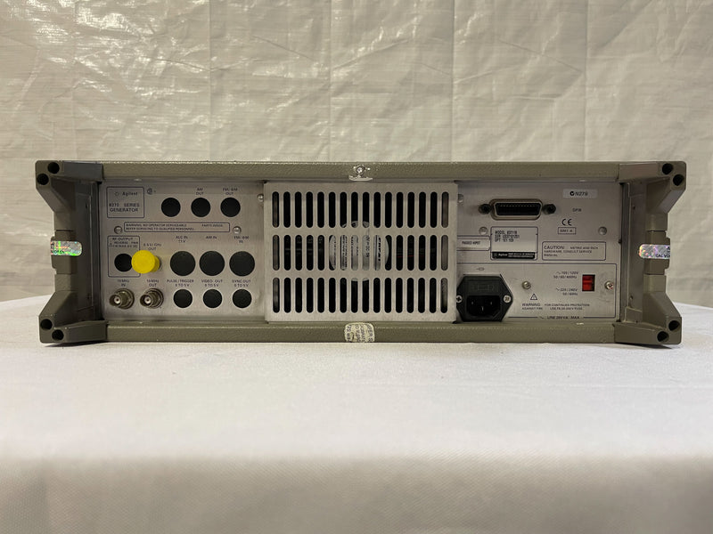 HP / Agilent 83711 B Synthesized CW Generator