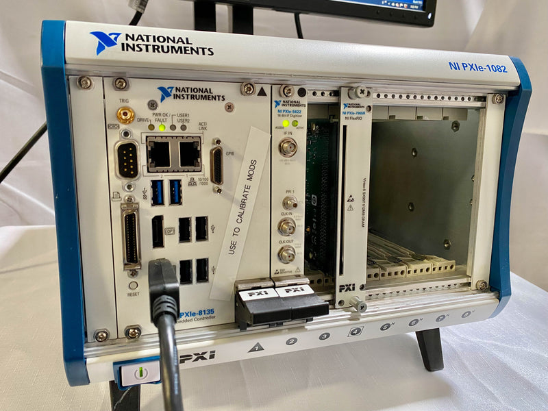 National Instruments NI PXIe 1082 Express Chassis