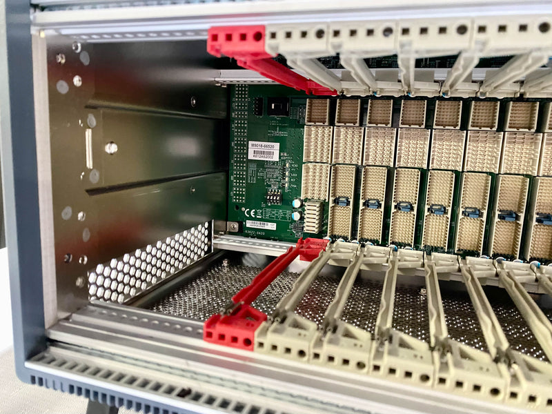 Agilent / Keysight M 9018 B PXIe Chassis