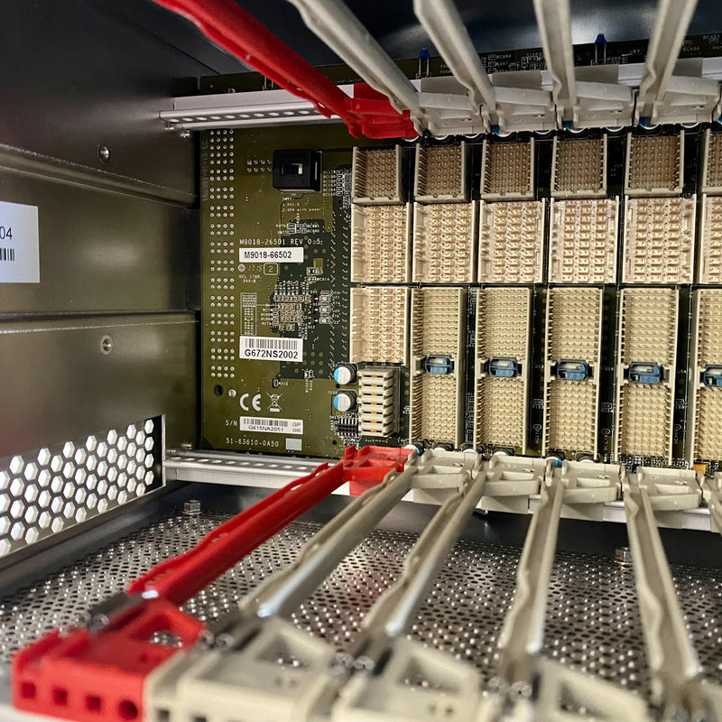 Agilent / Keysight M 9018 A Chassis