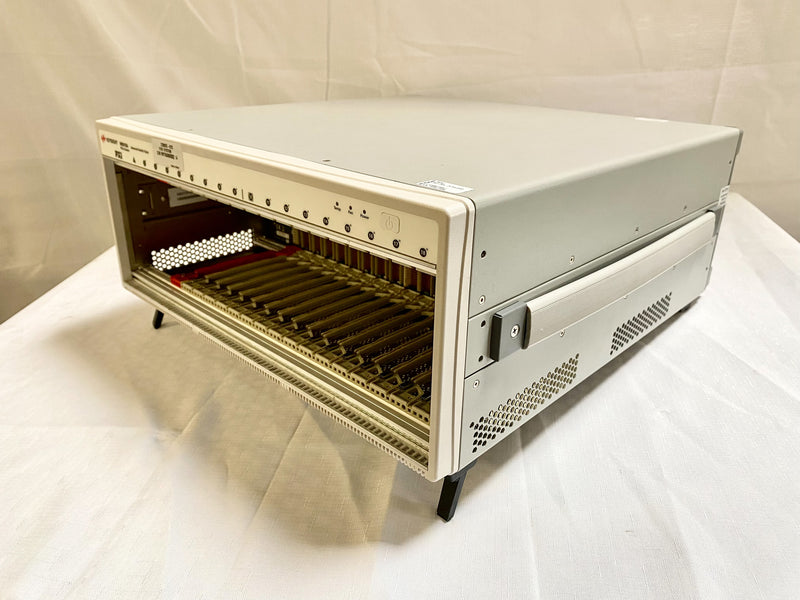 Agilent / Keysight M 9018 A Chassis