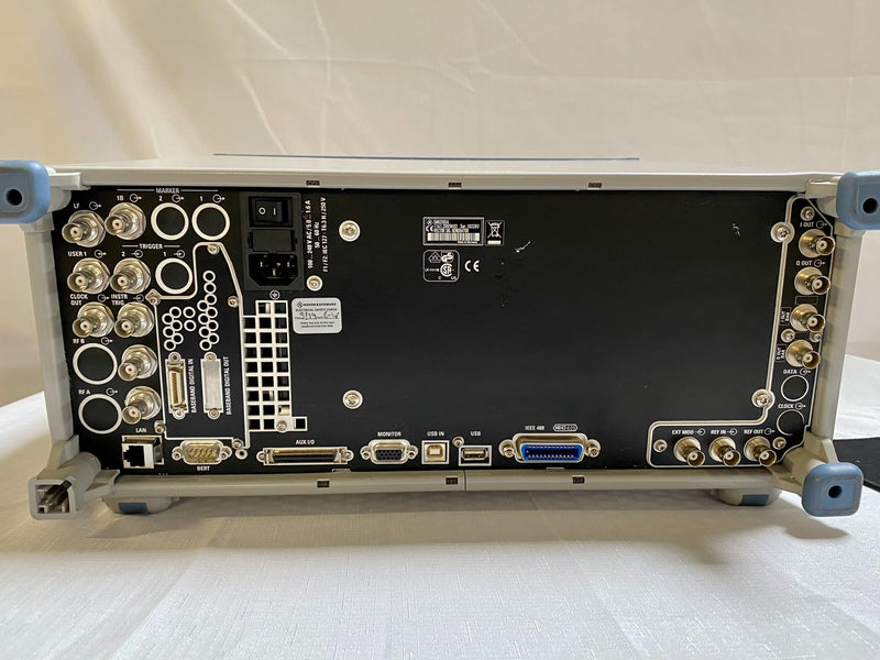 Rohde & Schwarz SMU 200 A Vector Signal Generator