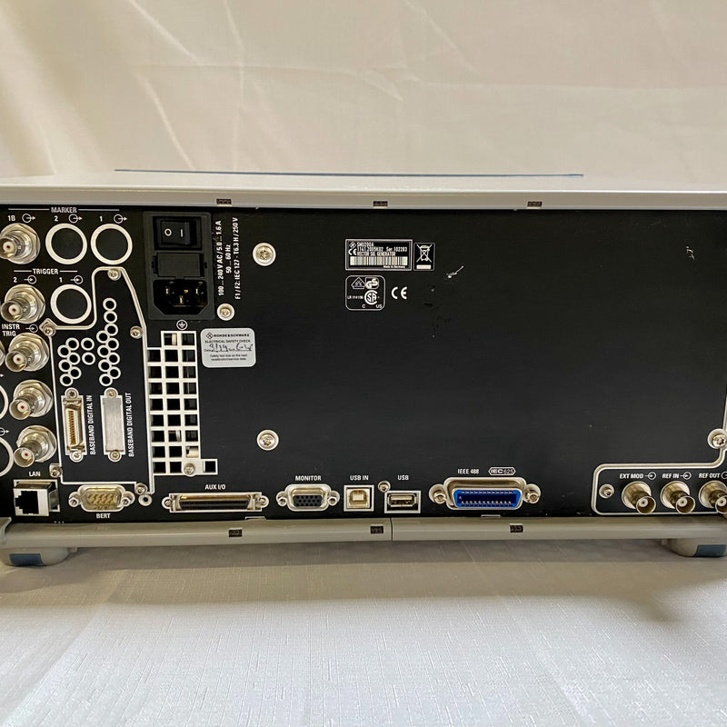 Rohde & Schwarz SMU 200 A Vector Signal Generator