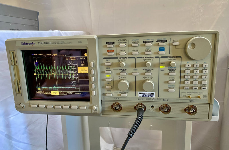 Tektronix TDS 684 B Digital Real-Time Oscilloscope