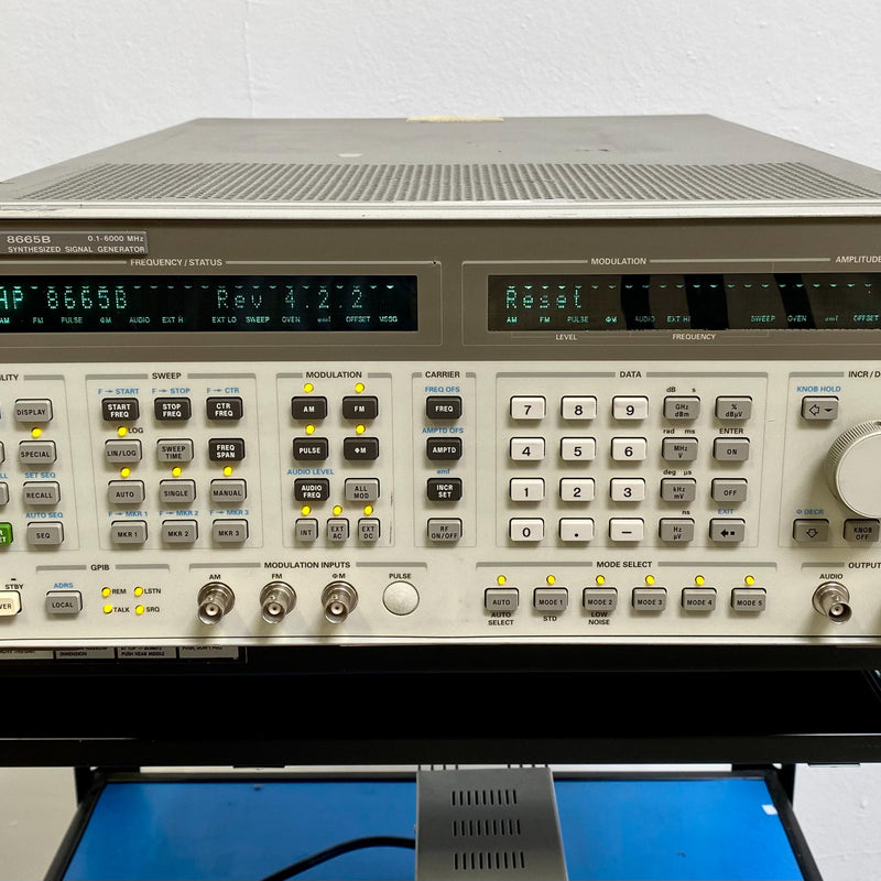 Agilent 8665 B Synthesized Signal Generator