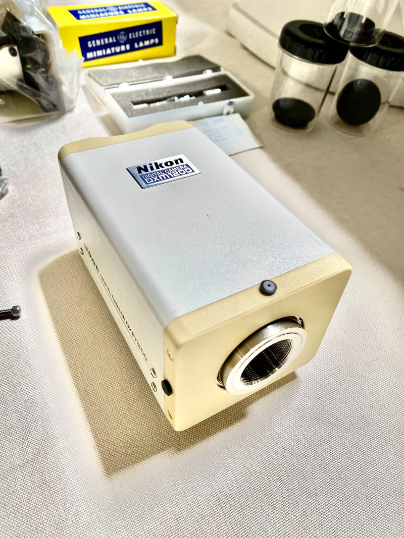 Nikon Eclipse L 200 Microscope