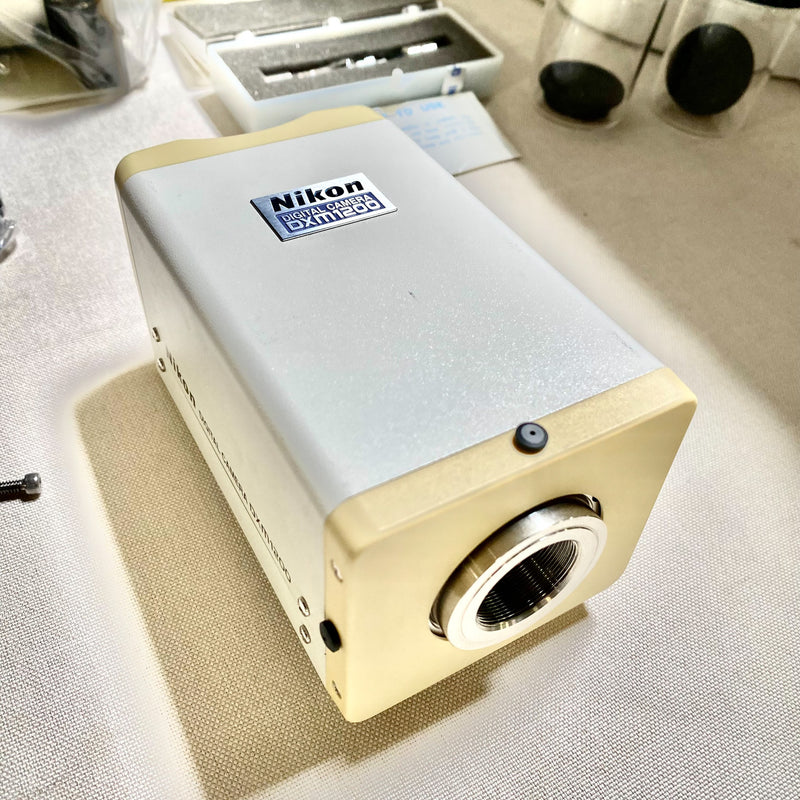 Nikon Eclipse L 200 Microscope