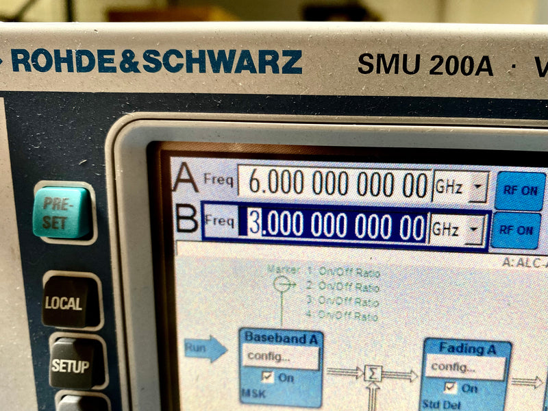 Rohde & Schwarz SMU 200 A Vector Signal Generator