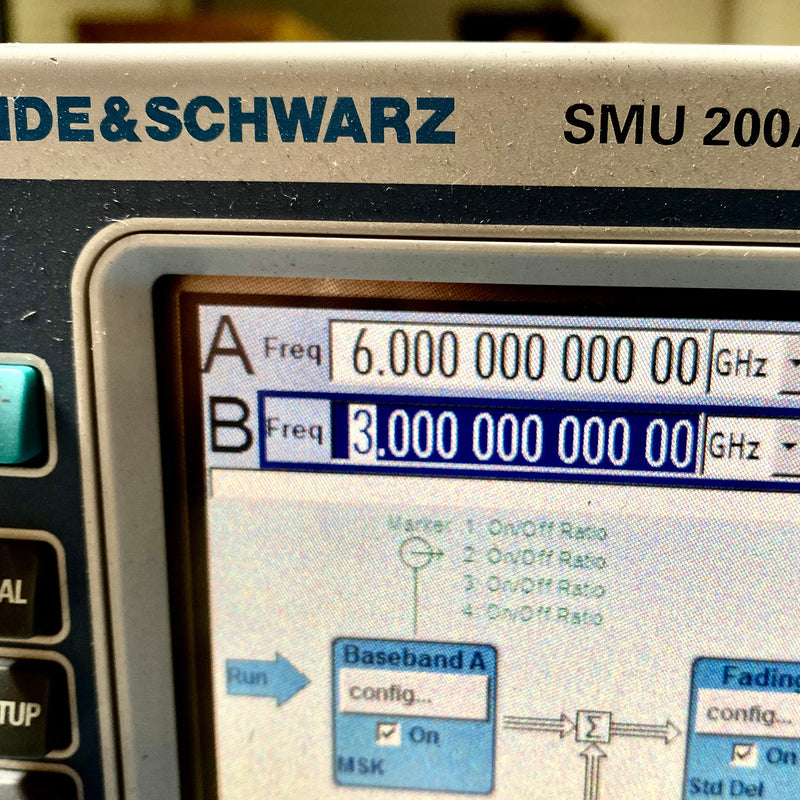 Rohde & Schwarz SMU 200 A Vector Signal Generator