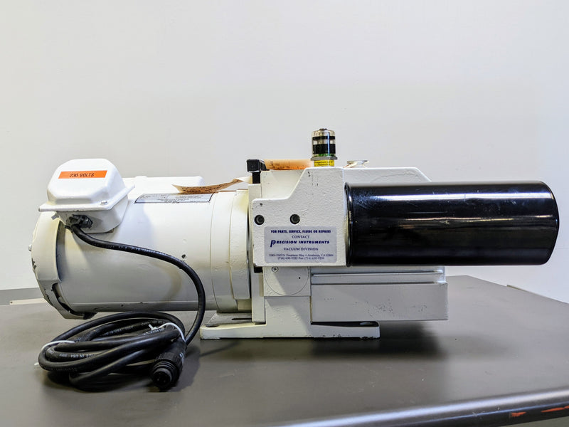 Leybold D 8 B Vacuum Pump