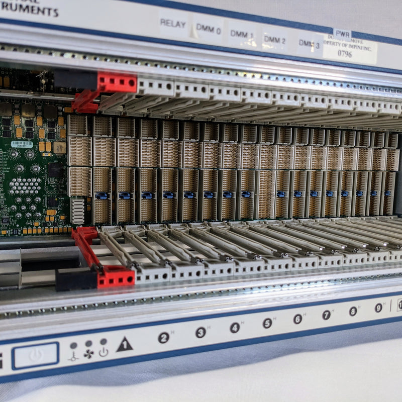 National Instruments NI PXIe 1085 Chassis Mainframe