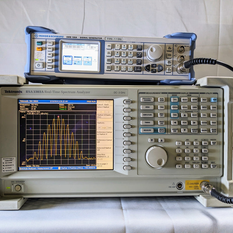 Tektronix RSA 3303 A Real Time Spectrum Analyzer