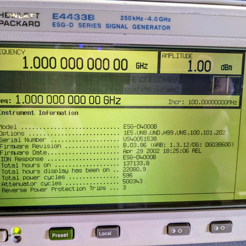 Agilent E 4433 B ESG D Series Signal Generator