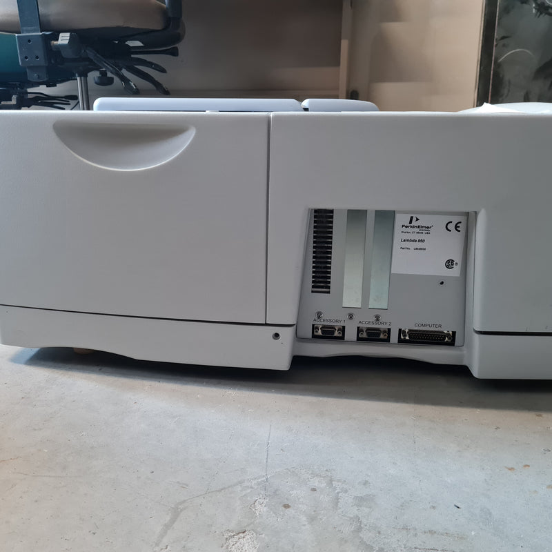 Perkin Elmer Lambda 850 UV / Vis Spectrometer