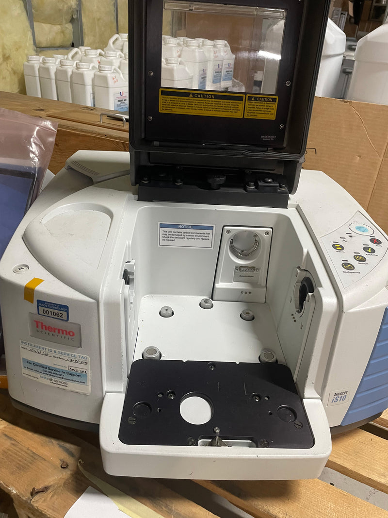 Thermo Fisher Nicolet iS10 Spectrophotometer