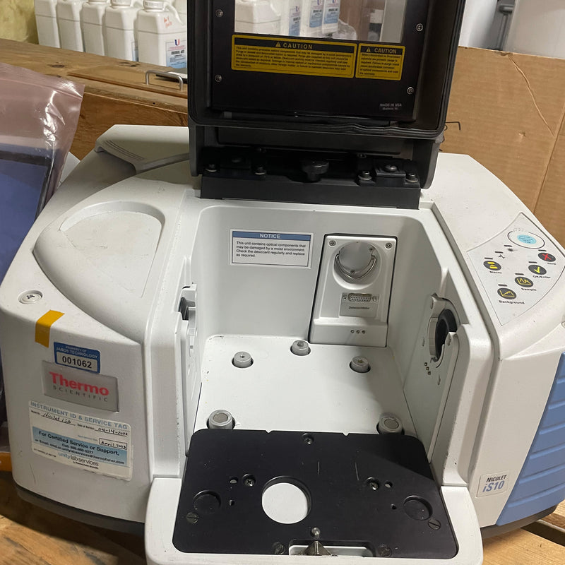 Thermo Fisher Nicolet iS10 Spectrophotometer