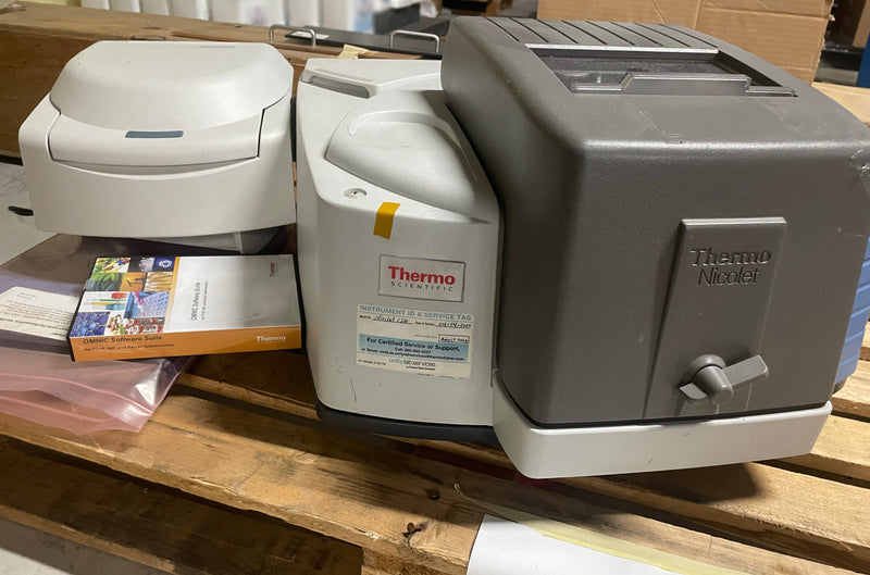 Thermo Fisher Nicolet iS10 Spectrophotometer