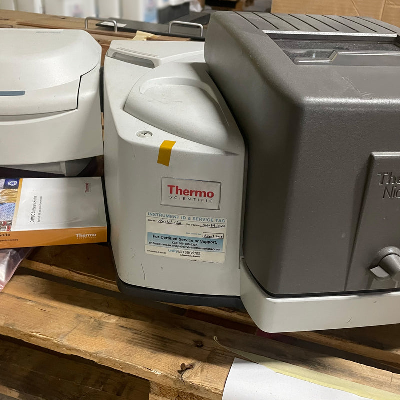 Thermo Fisher Nicolet iS10 Spectrophotometer