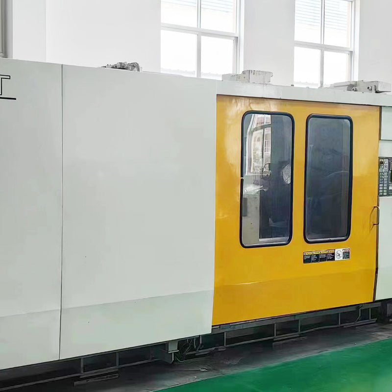 Toshiba IS 850 GT Injection Molding Machine