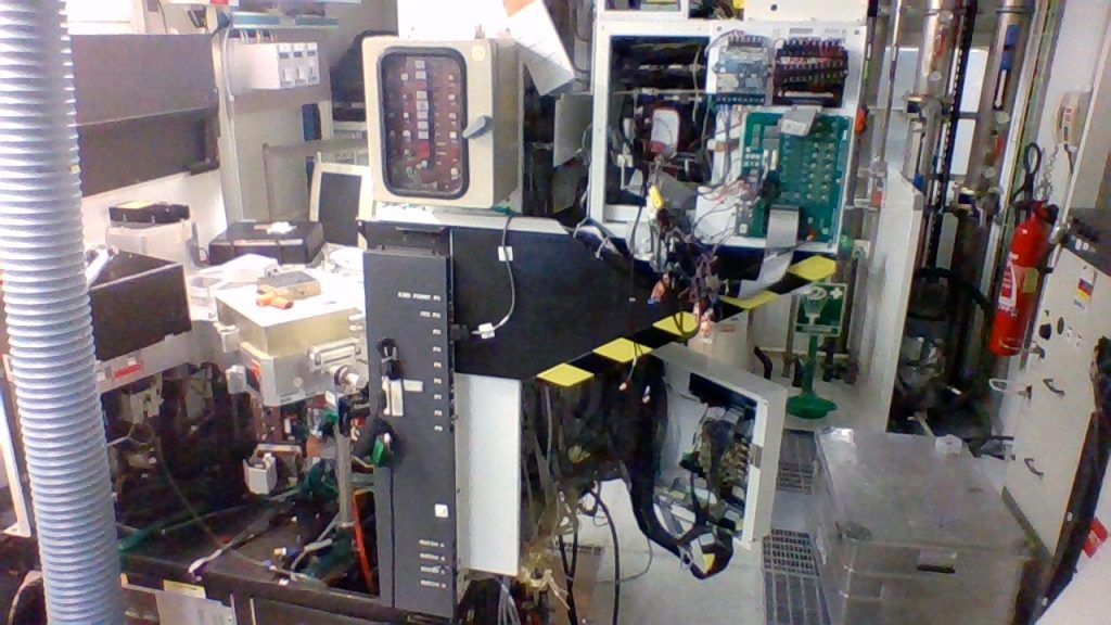 Applied Materials  P 5000  CVD System  66697 Image 2