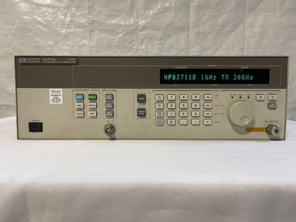 HP / Agilent  83711 B  Synthesized CW Generator  68827 For Sale