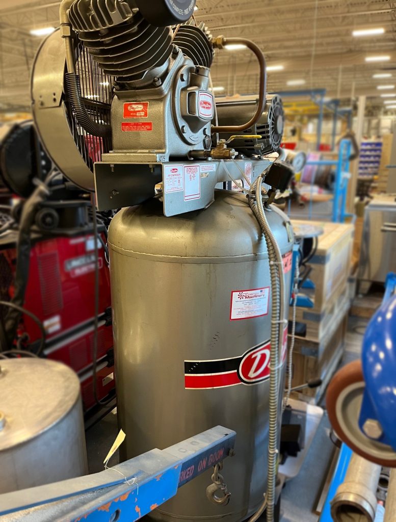 Dayton  3 Z 967 B  Air Compressor  73005 For Sale