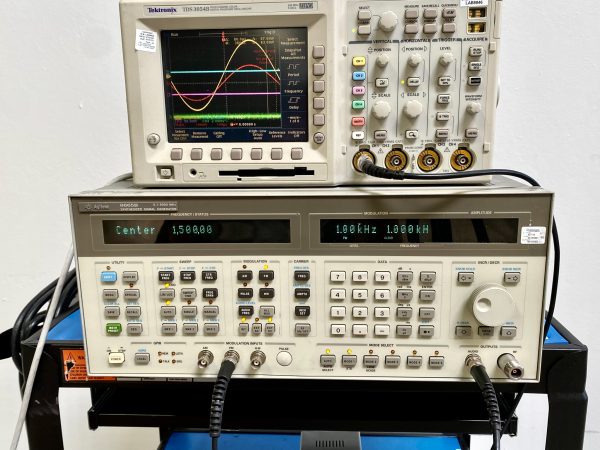 View Agilent  8665 B  Synthesized Signal Generator  68796