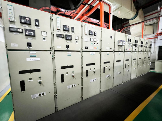 Siemens  8 BK 80  Switchgear  84587 For Sale